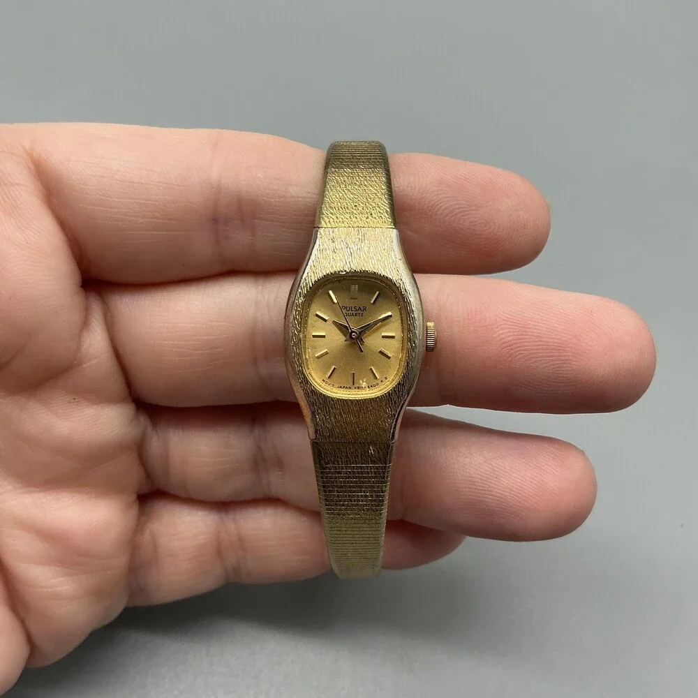Vtg Pulsar Womens Watch 17mm Gold Tone Bracelet V811-5880 New Battery 6.75